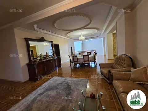 Satılır 11 otaqlı həyət evi 900 m²