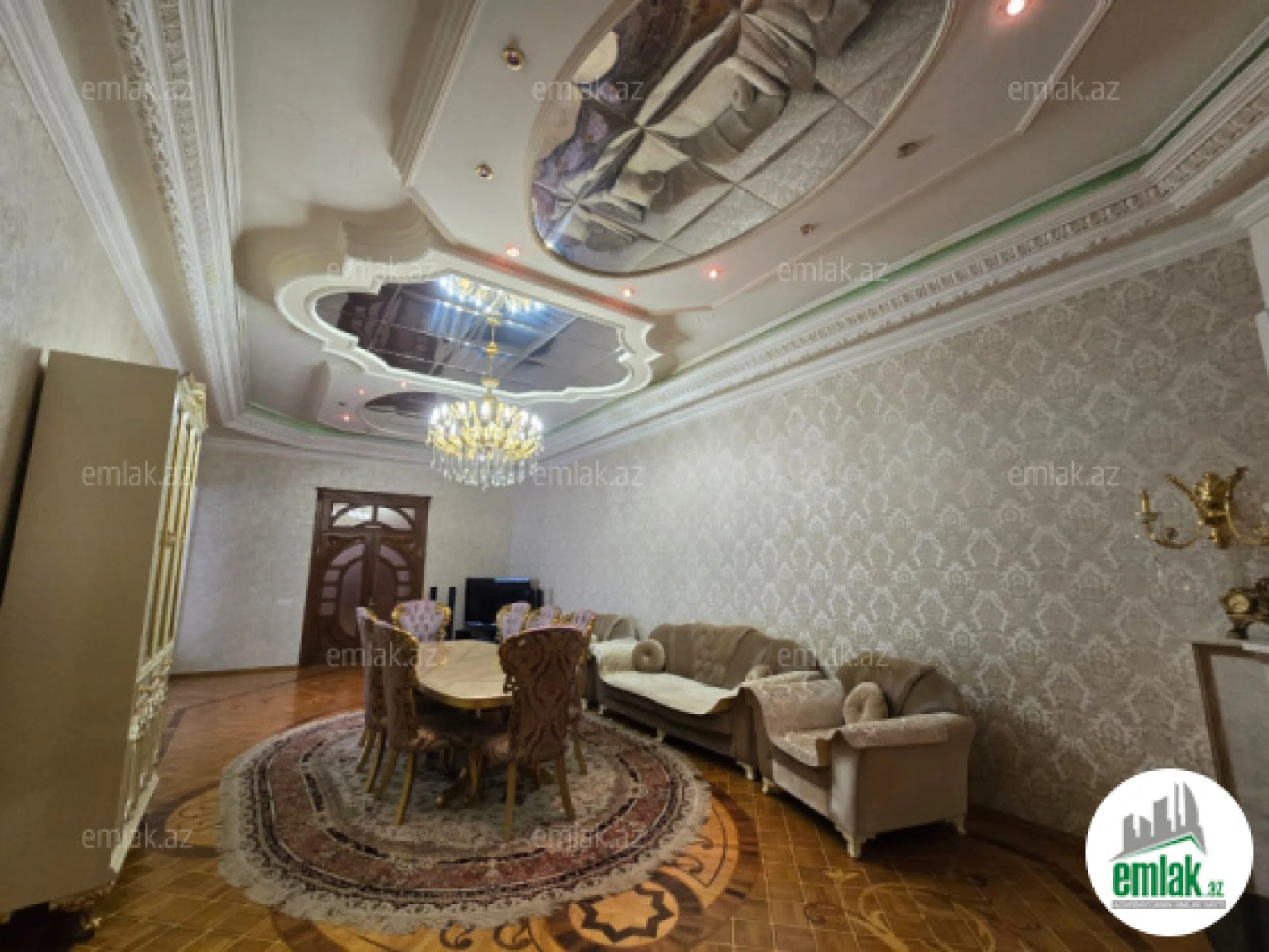 Satılır 11 otaqlı həyət evi 900 m²