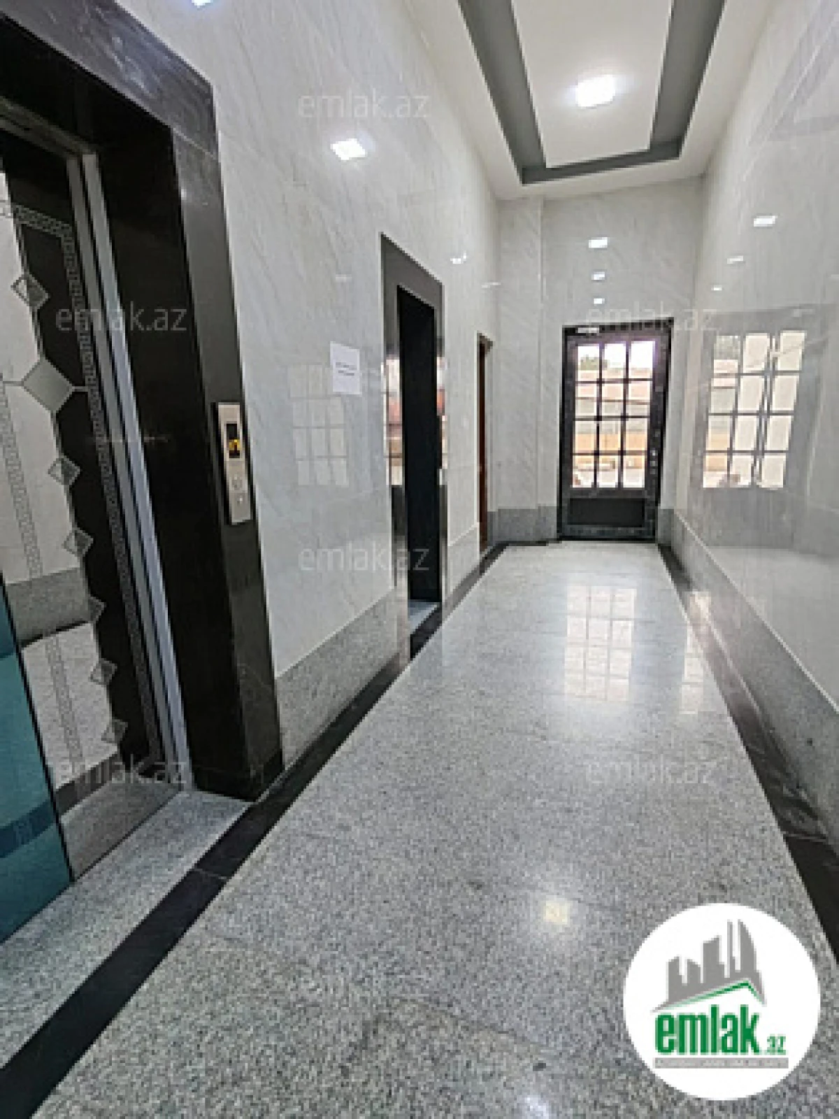 Satılır 4 otaqlı yeni tikili 150 m²