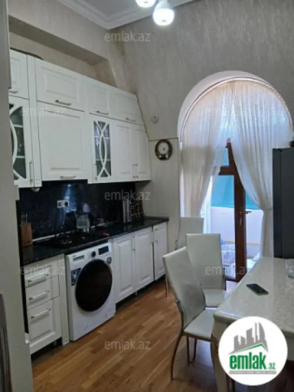 Satılır 4 otaqlı yeni tikili 105 m²