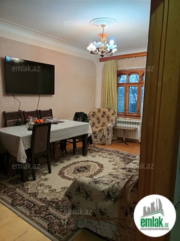 Satılır 2 otaqlı köhnə tikili 60 m²