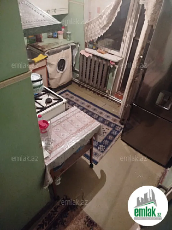 Satılır 3 otaqlı köhnə tikili 80 m²