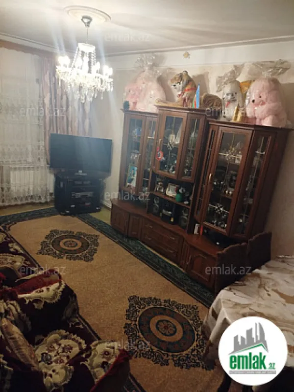 Satılır 3 otaqlı köhnə tikili 80 m²