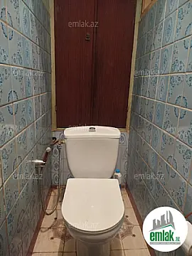 Satılır 3 otaqlı köhnə tikili 80 m²