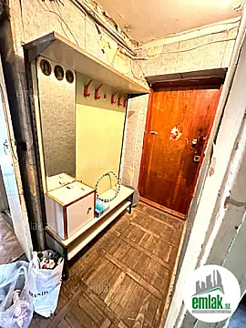 Satılır 3 otaqlı köhnə tikili 75 m²