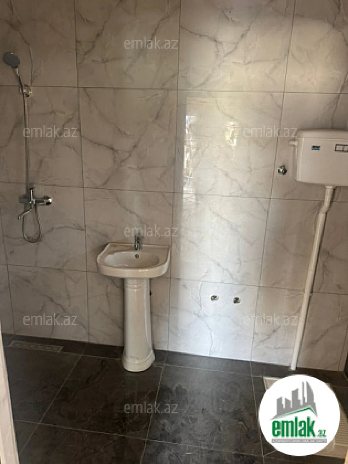 Satılır 3 otaqlı obyekt 500 m²