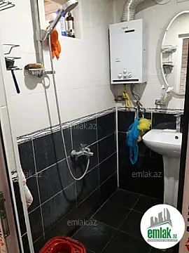 Satılır 1 otaqlı köhnə tikili 35 m²