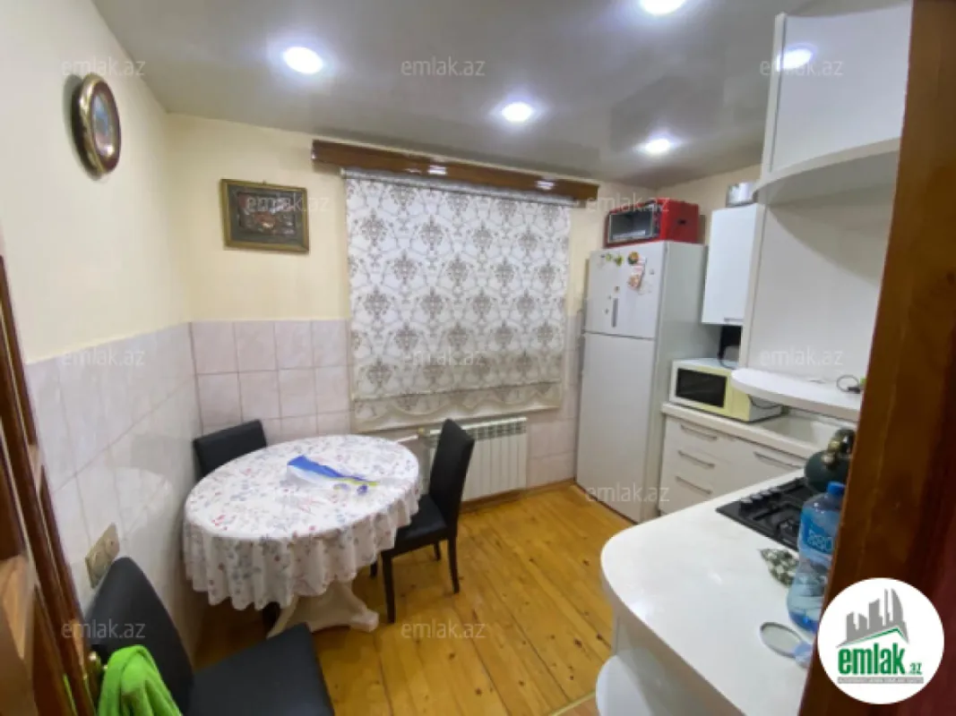 Satılır 3 otaqlı köhnə tikili 65 m²
