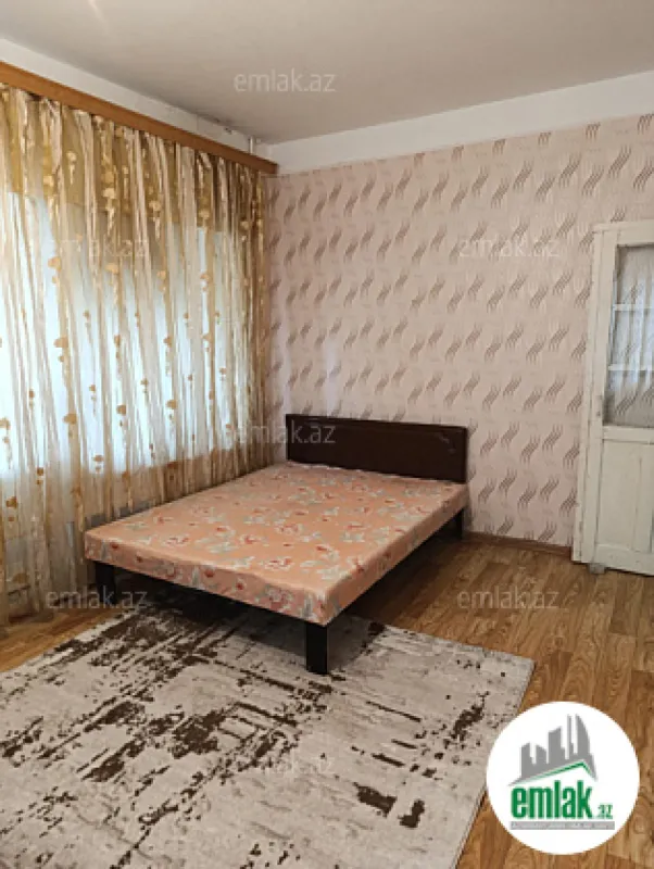 Satılır 1 otaqlı köhnə tikili 45 m²