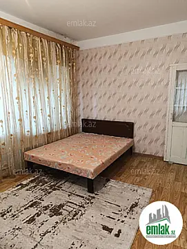 Satılır 1 otaqlı köhnə tikili 45 m²