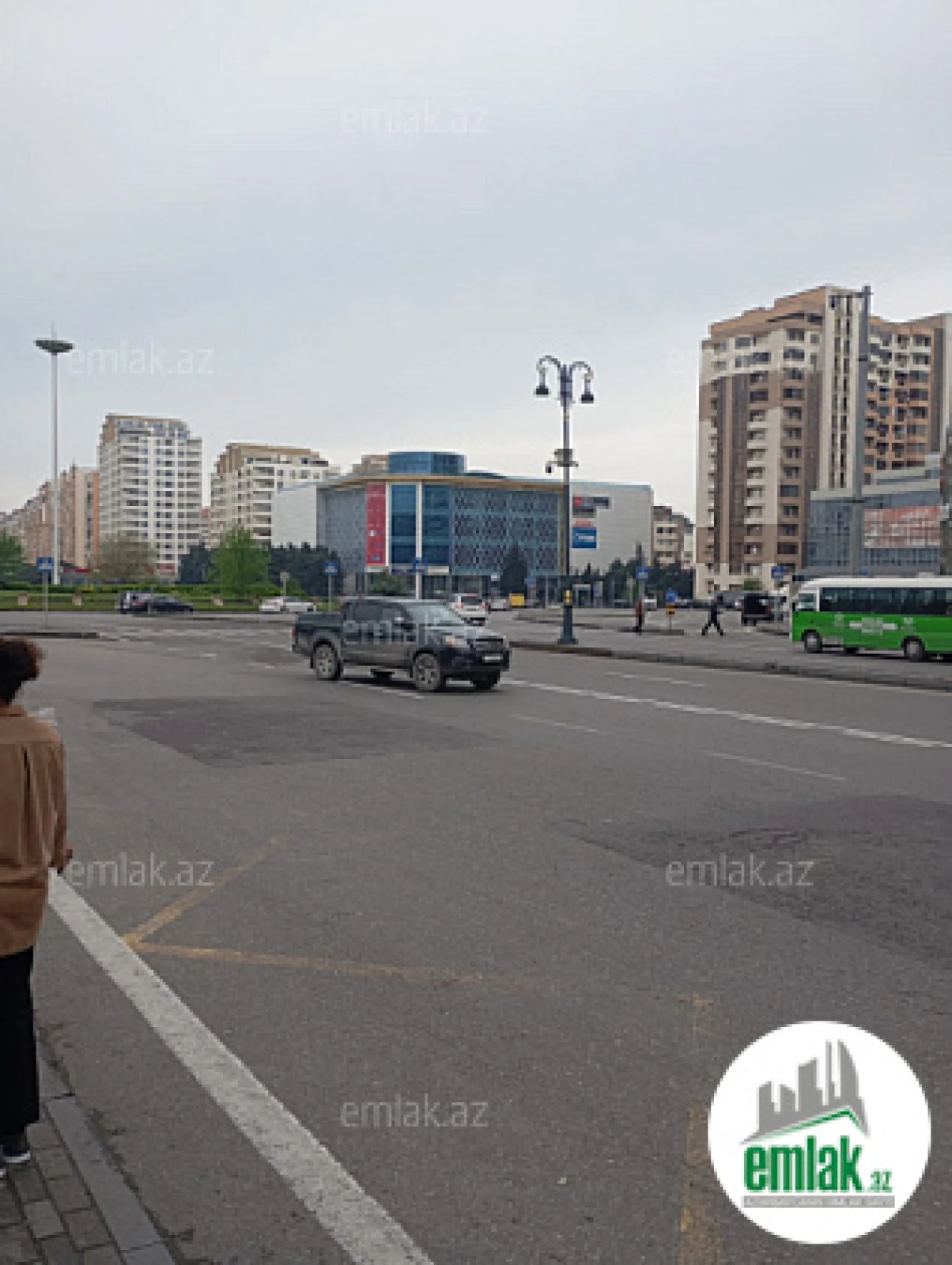 Satılır 1 otaqlı köhnə tikili 45 m²