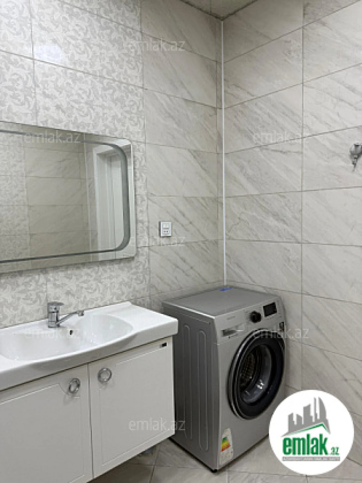 Satılır 4 otaqlı həyət evi 168 m²