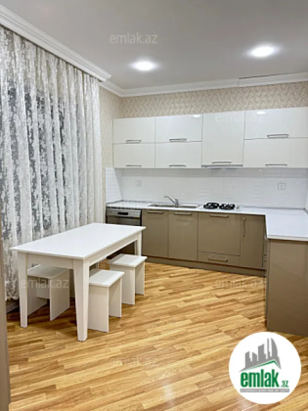 Satılır 4 otaqlı həyət evi 168 m²