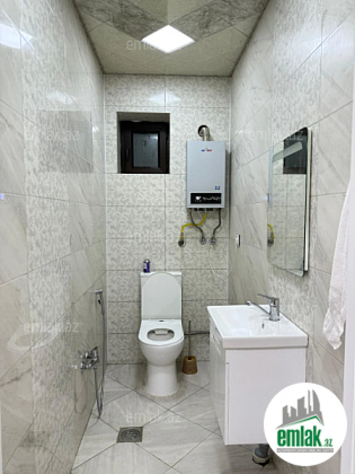 Satılır 4 otaqlı həyət evi 168 m²