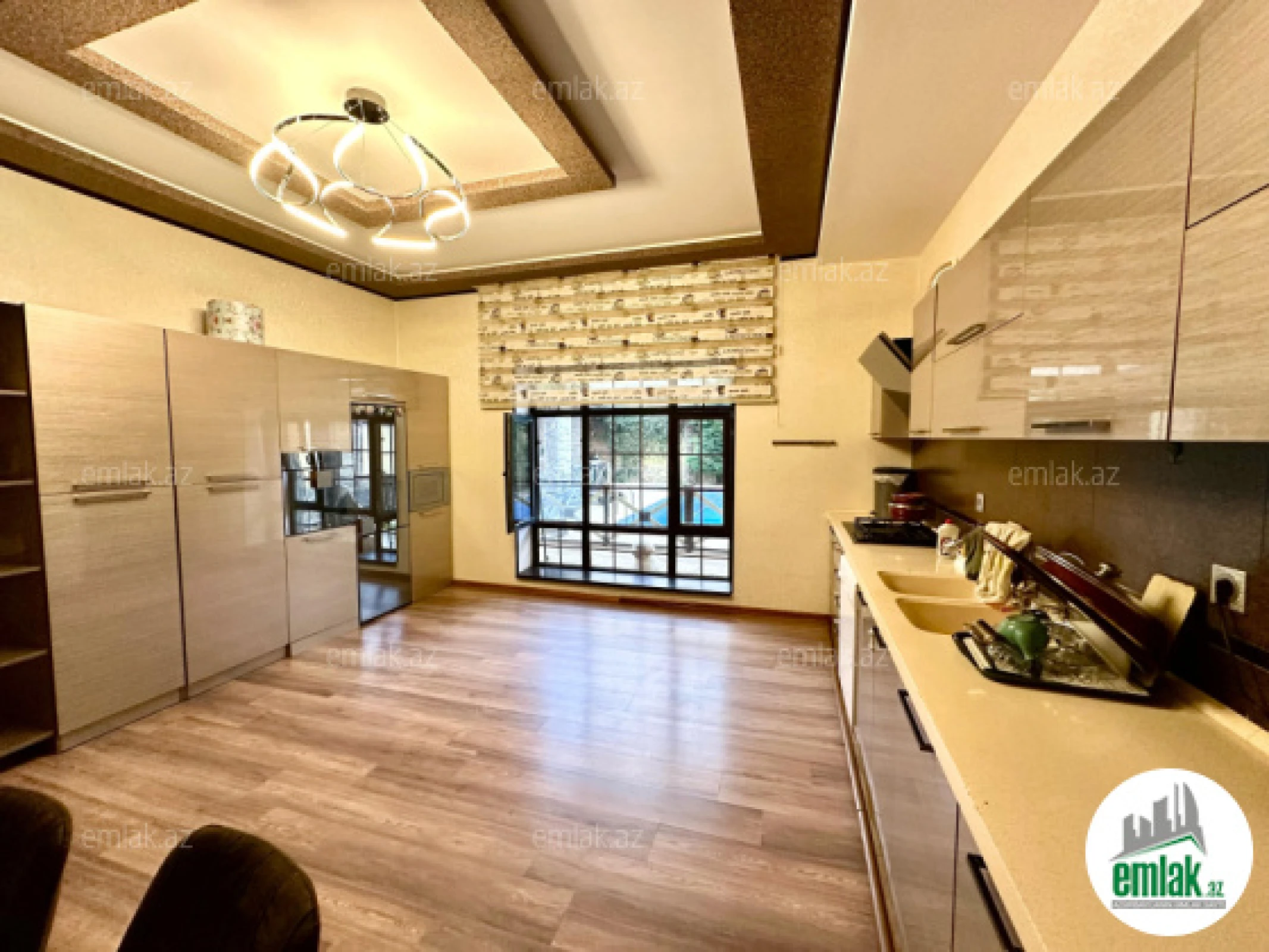 Satılır 4 otaqlı həyət evi 220 m²