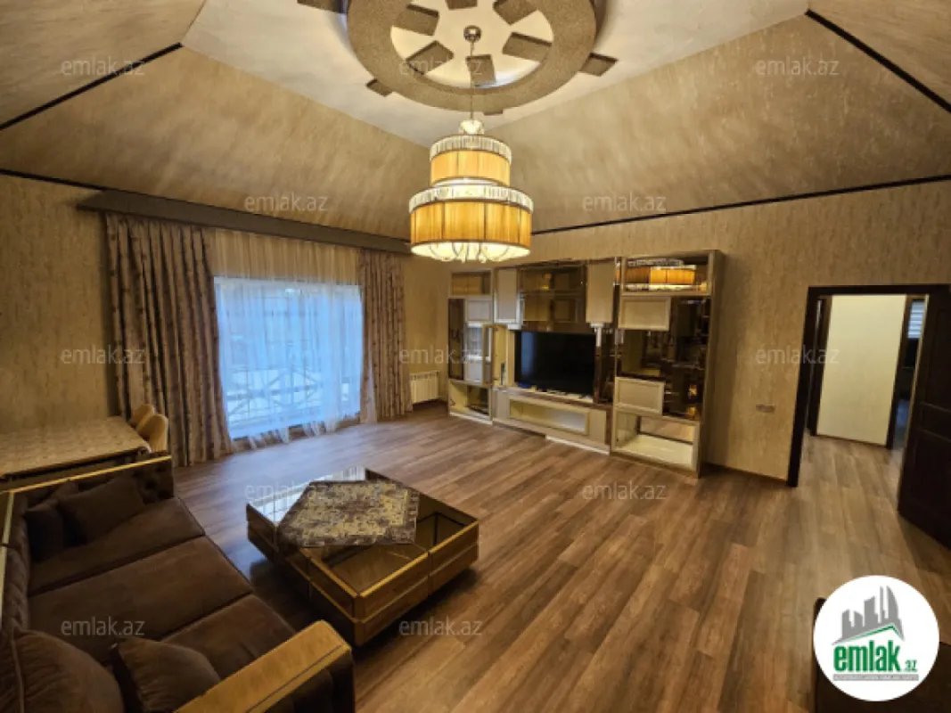 Satılır 4 otaqlı həyət evi 220 m²