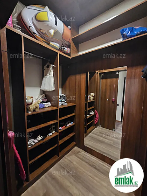 Satılır 4 otaqlı həyət evi 220 m²