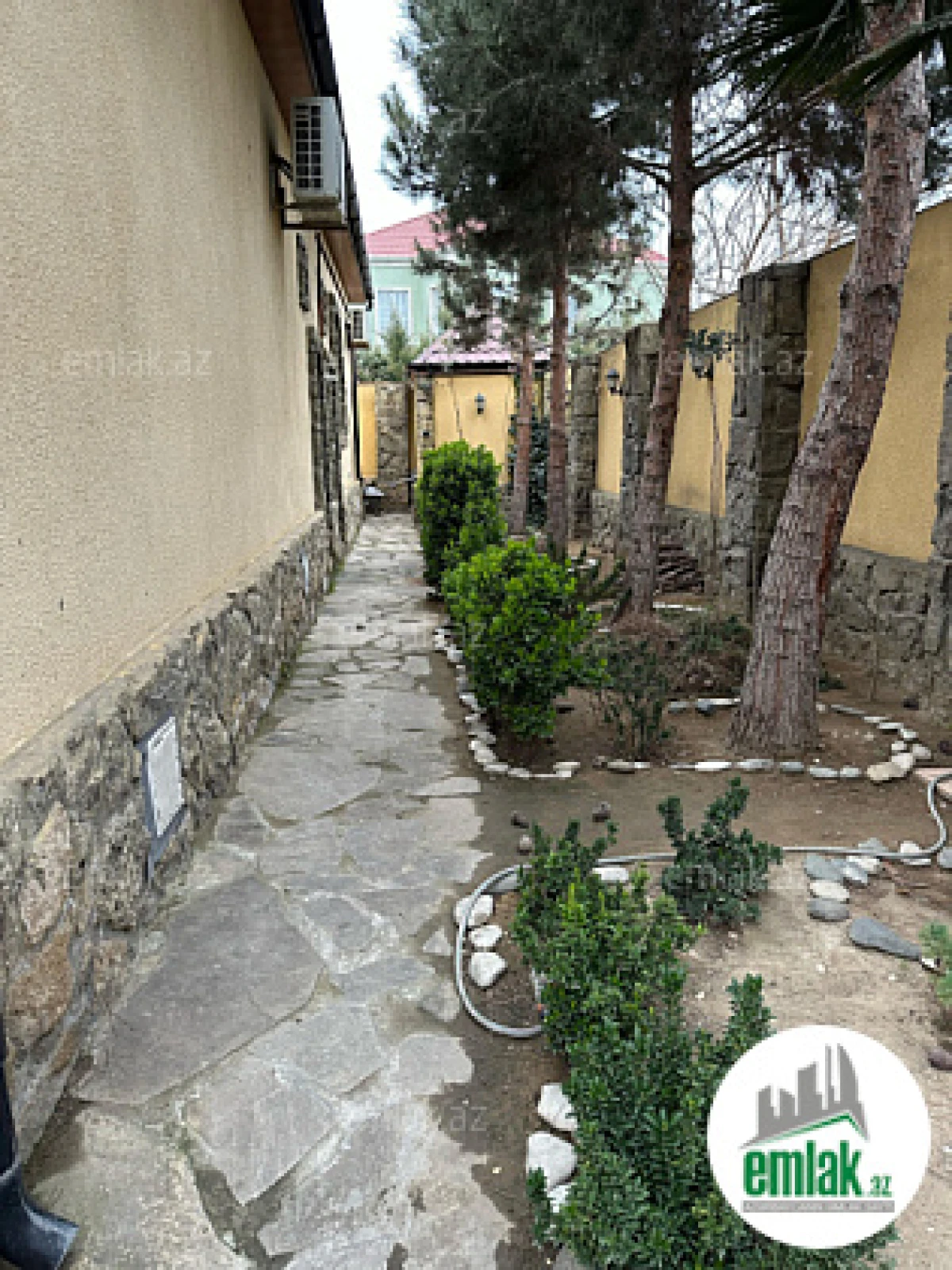 Satılır 4 otaqlı həyət evi 220 m²