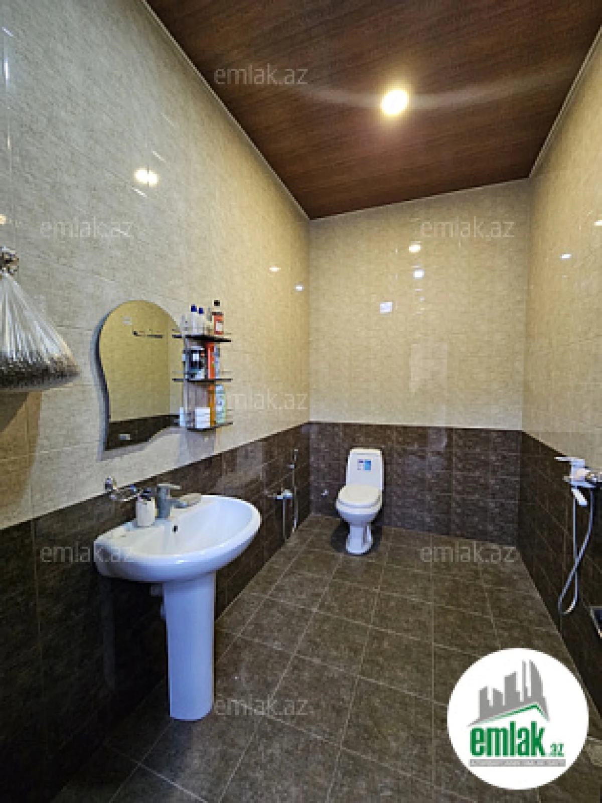 Satılır 4 otaqlı həyət evi 220 m²