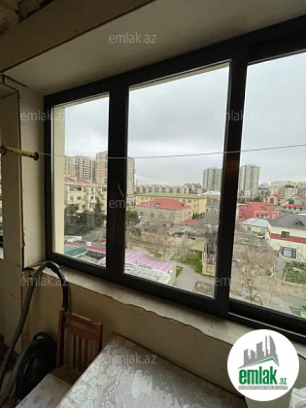 Satılır 1 otaqlı köhnə tikili 45 m²