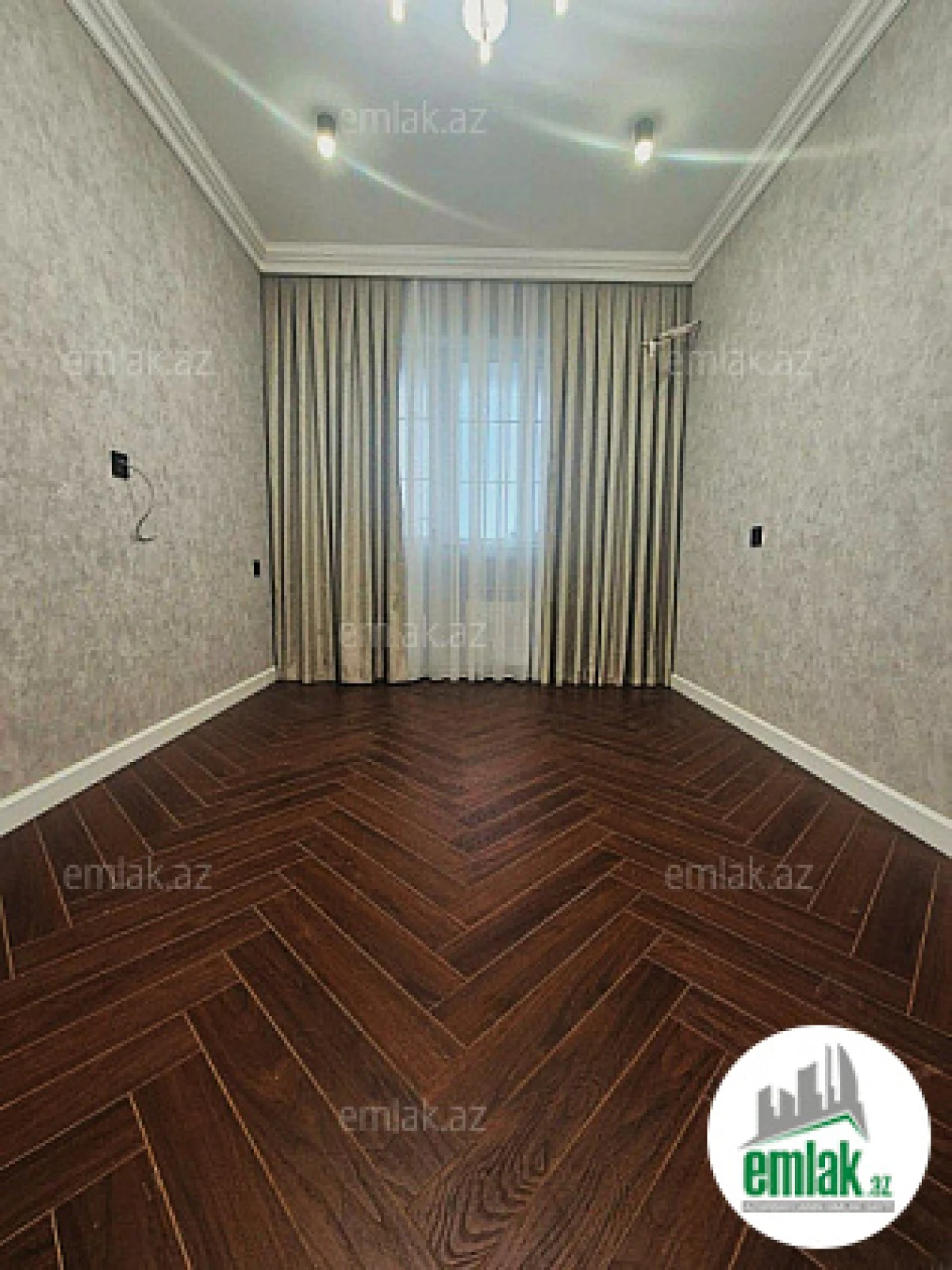 Satılır 3 otaqlı köhnə tikili 80 m²