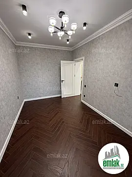 Satılır 3 otaqlı köhnə tikili 80 m²