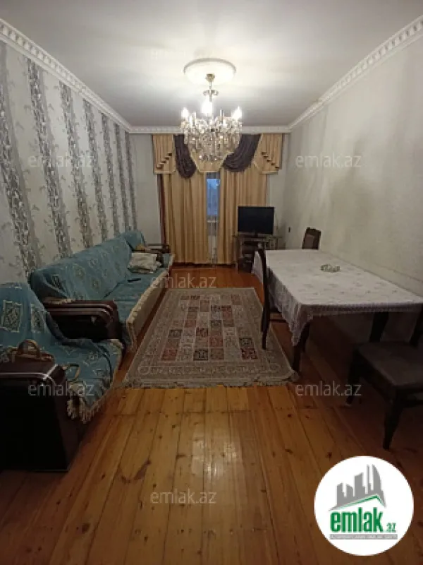 Satılır 3 otaqlı köhnə tikili 100 m²