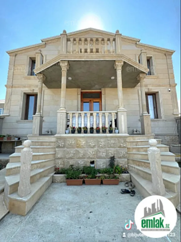 Satılır 9 otaqlı həyət evi 220 m²