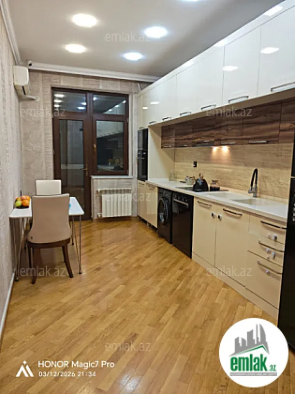 Satılır 3 otaqlı yeni tikili 120 m²