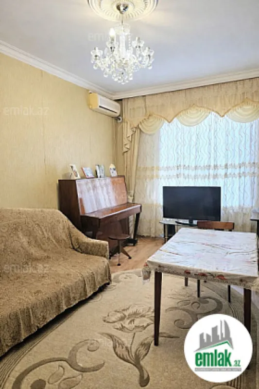 Satılır 2 otaqlı köhnə tikili 70 m²