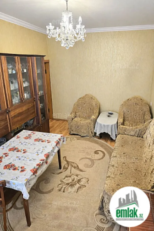Satılır 2 otaqlı köhnə tikili 70 m²