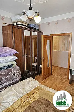 Satılır 2 otaqlı köhnə tikili 70 m²