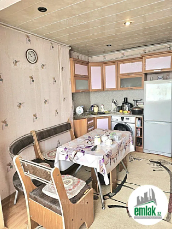 Satılır 2 otaqlı köhnə tikili 70 m²