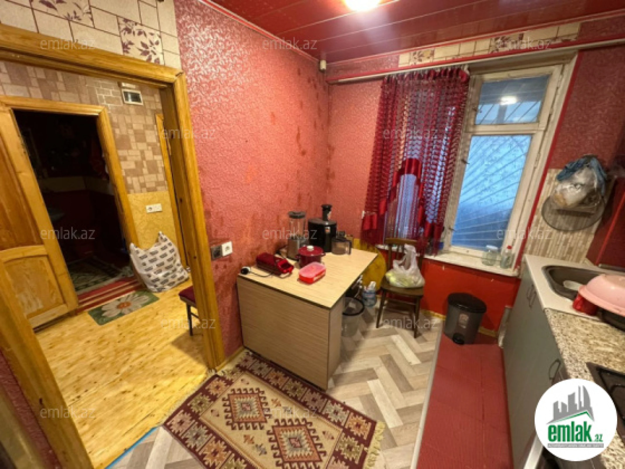 Satılır 3 otaqlı köhnə tikili 84 m²