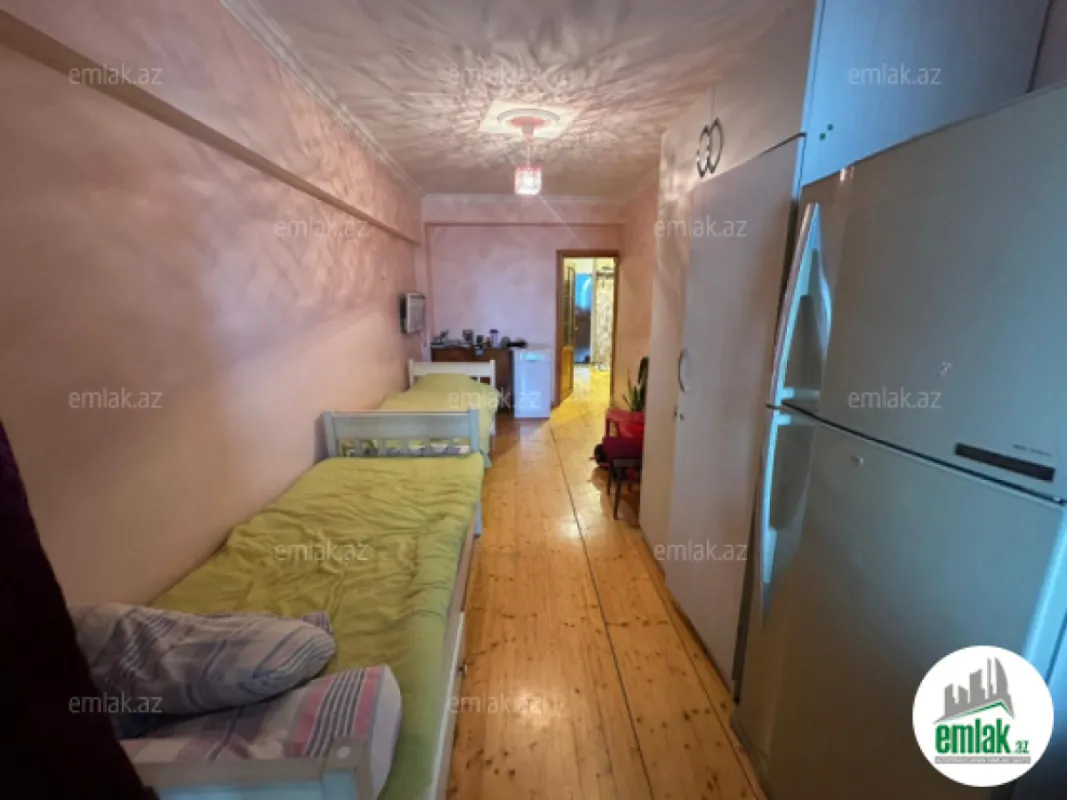 Satılır 3 otaqlı köhnə tikili 84 m²