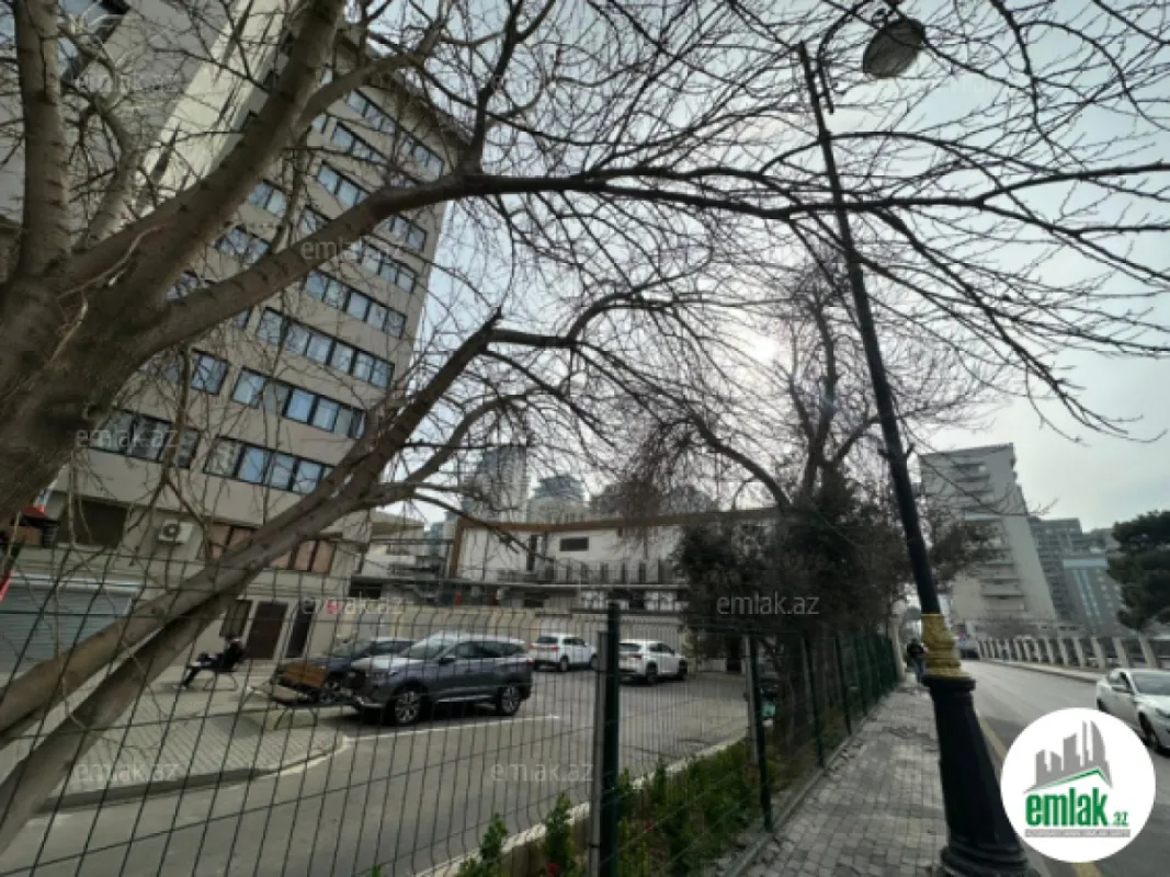 Satılır 3 otaqlı köhnə tikili 84 m²