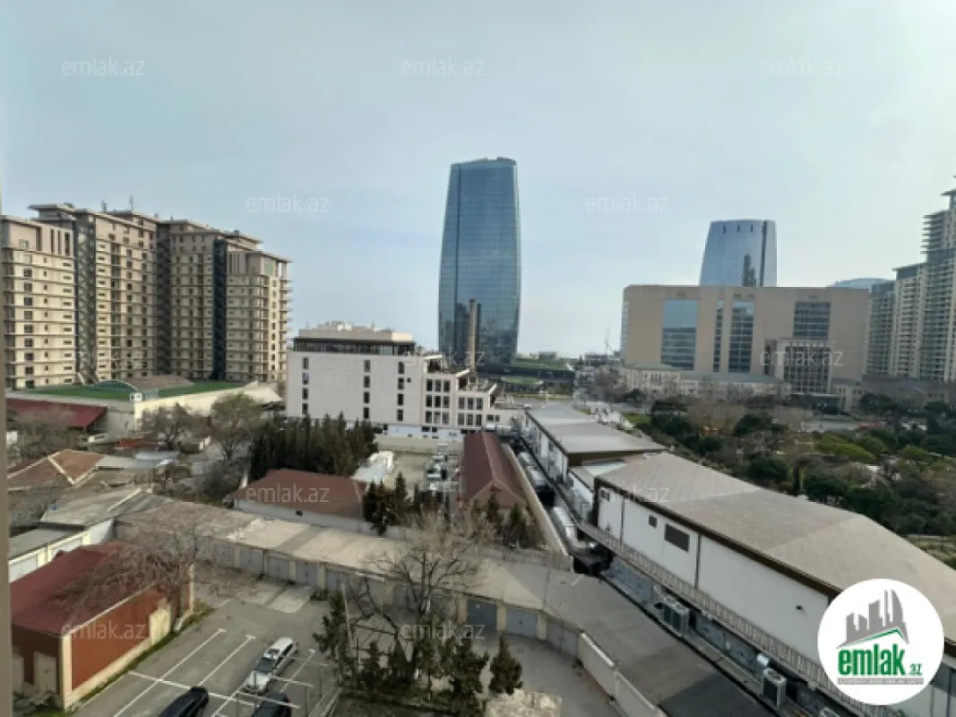 Satılır 3 otaqlı köhnə tikili 84 m²