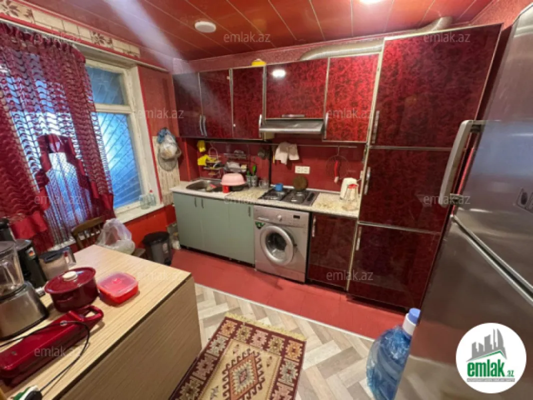 Satılır 3 otaqlı köhnə tikili 84 m²