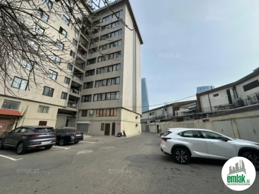 Satılır 3 otaqlı köhnə tikili 84 m²