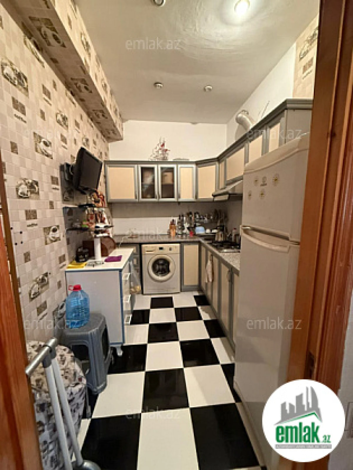 Satılır 2 otaqlı köhnə tikili 60 m²