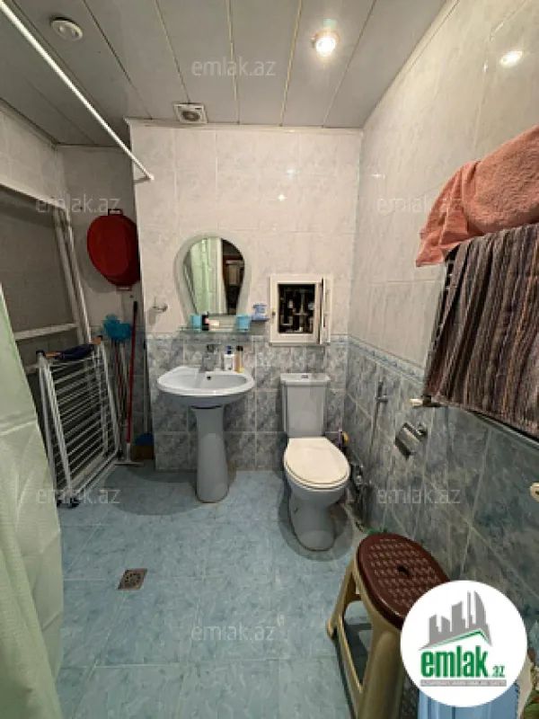 Satılır 2 otaqlı köhnə tikili 60 m²