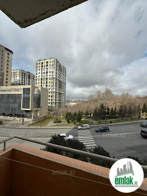 Satılır 2 otaqlı köhnə tikili 60 m²