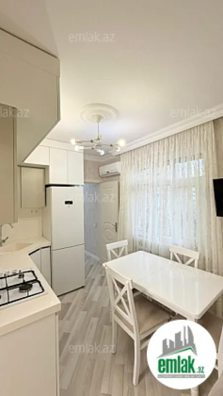 Satılır 3 otaqlı köhnə tikili 70 m²