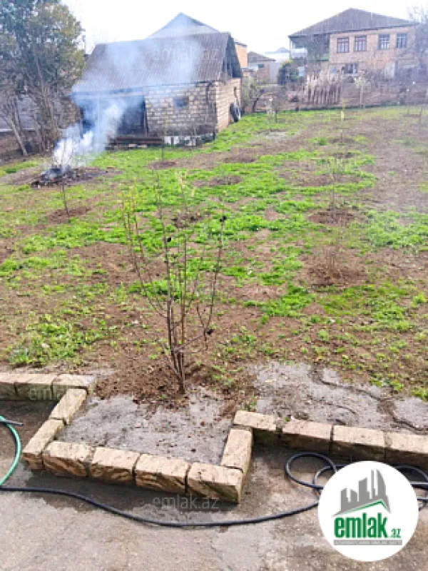 Satılır 4 otaqlı həyət evi 288 m²