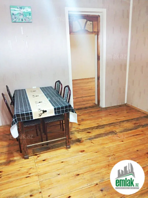 Satılır 4 otaqlı həyət evi 288 m²