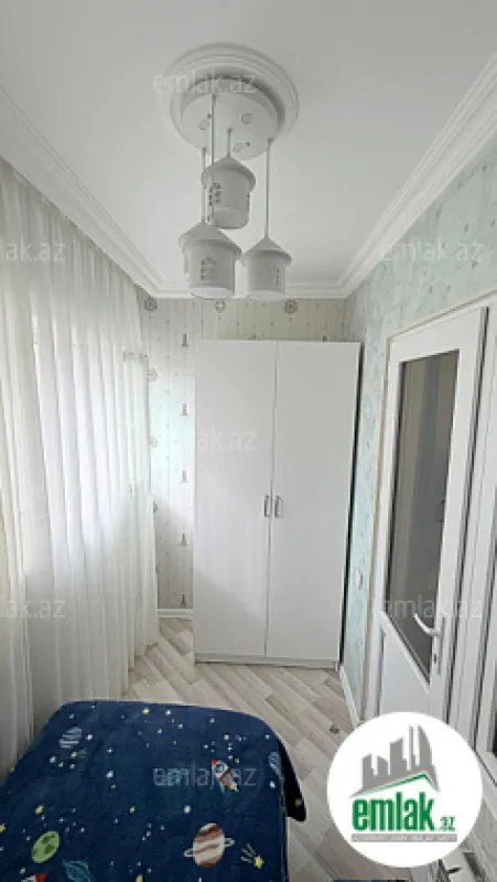 Satılır 3 otaqlı köhnə tikili 75 m²