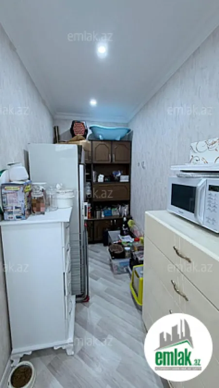 Satılır 3 otaqlı köhnə tikili 75 m²