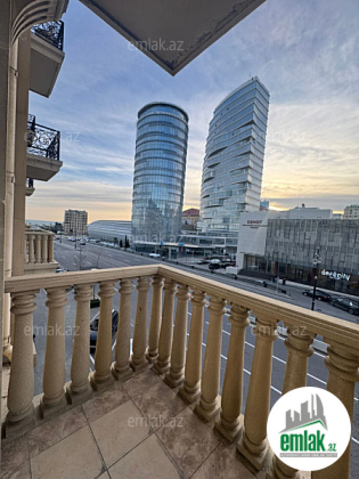 Satılır 2 otaqlı yeni tikili 60 m²