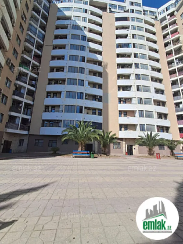 Satılır 3 otaqlı yeni tikili 130 m²