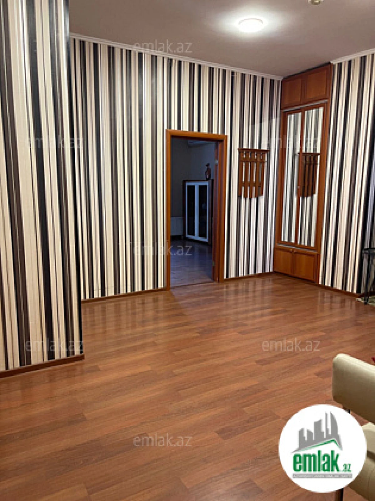 Satılır 3 otaqlı yeni tikili 137 m²